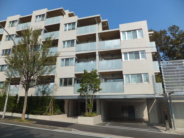 ドレッセあざみ野ガーデンフォーレの外観