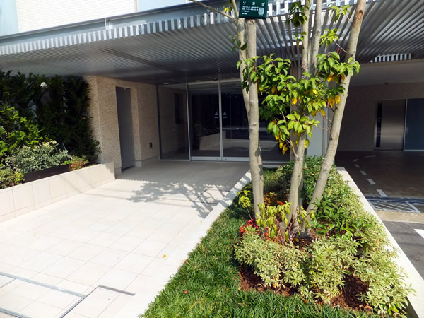 ドレッセあざみ野ガーデンフォーレの外観