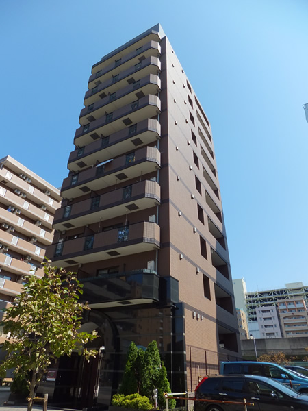 グリフィン横浜センター北駅前の外観