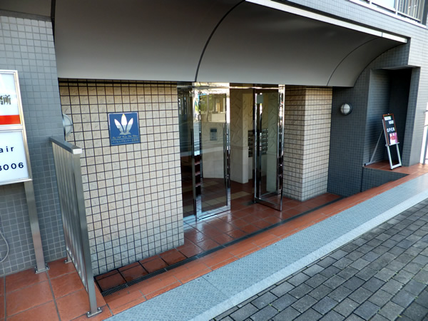 ベイヒルズセンター北駅前の外観