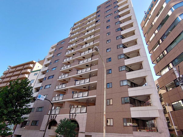 フリーディオ四谷3丁目の外観