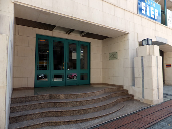 メイフェアミュゼレトワールセンター南駅前の外観