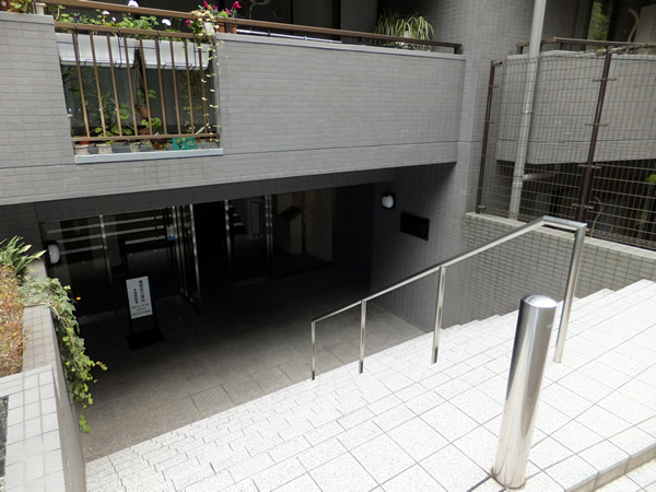 コスモ向ヶ丘遊園ラミューゼの外観