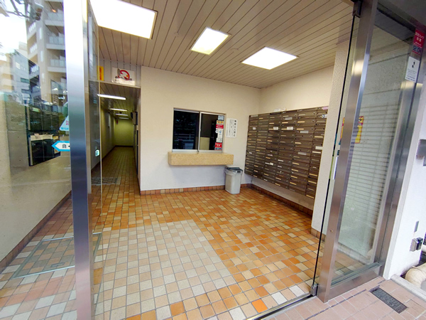 ニューライフ新宿の外観