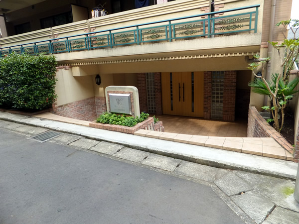 マイキャッスル向ヶ丘遊園2番館の外観