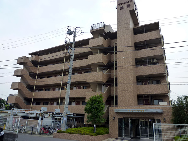 ラブリハイツ鶴間の外観