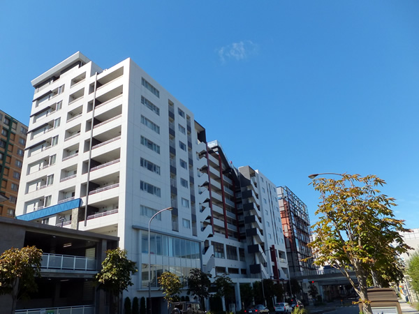 オズマークスセンター南の外観