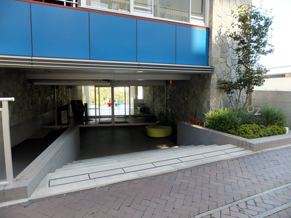 オズマークスセンター南の外観