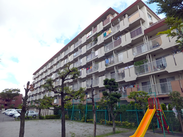 グリーンコーポ大倉山B棟の外観