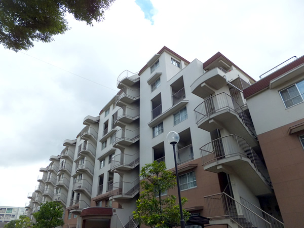 グリーンコーポ大倉山B棟の外観