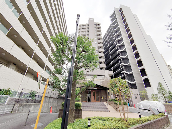 ライオンズシティ西新宿の外観