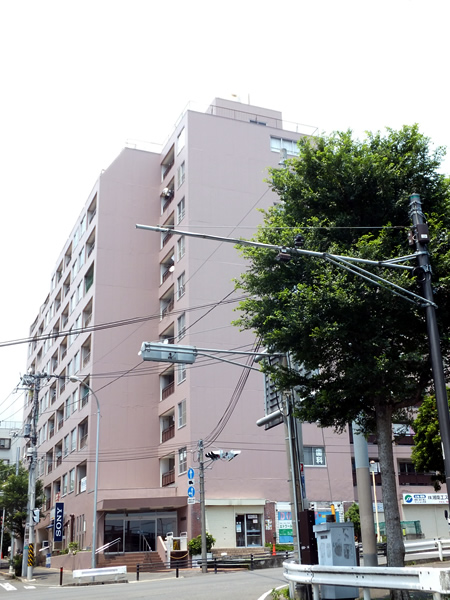 ファミリーコーポ市が尾の外観