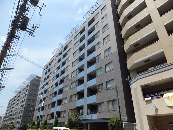 クレッセント新横浜ツインズイーストの外観