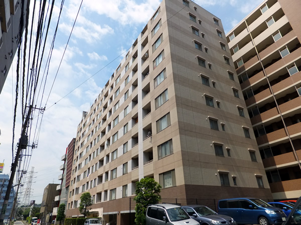 クレッセント新横浜イルドマーニの外観