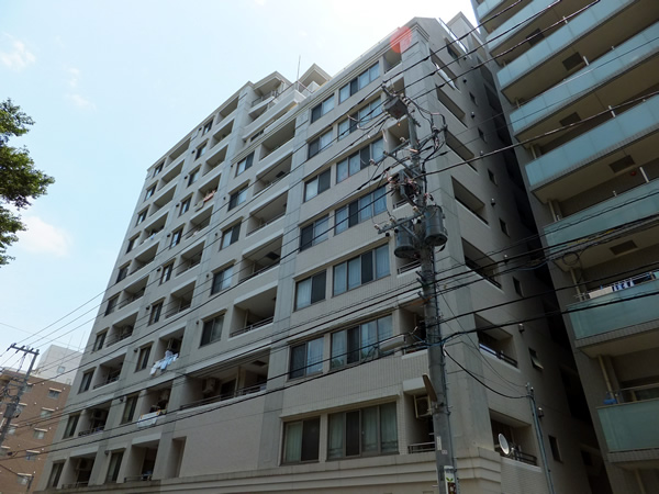 エルズ新横浜プリズムピラーの外観