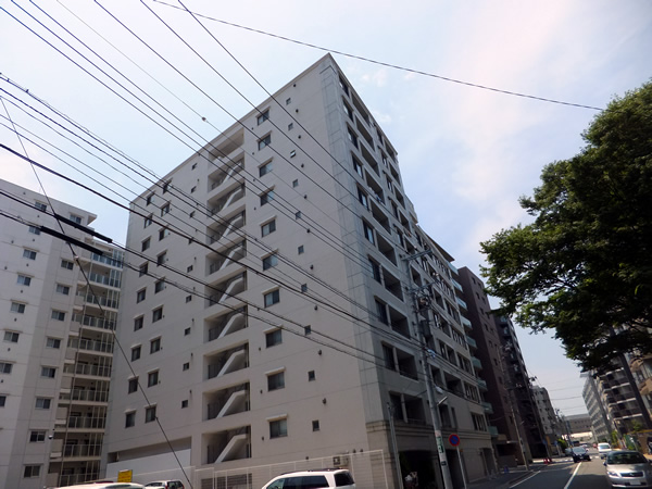 エルズ新横浜プリズムピラーの外観