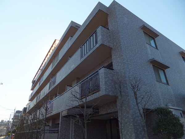 向ヶ丘遊園パークホームズの外観