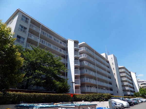 菊名ハイツ4号館の外観