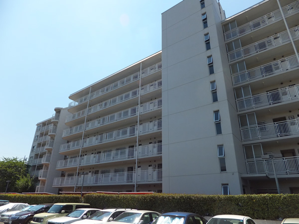 菊名ハイツ4号館の外観