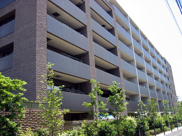 イニシア向ヶ丘遊園駅前の外観