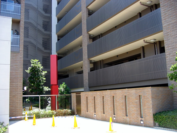 イニシア向ヶ丘遊園駅前の外観