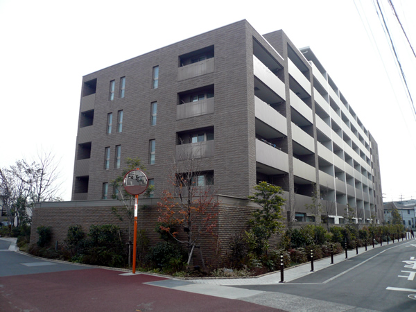 イニシア向ヶ丘遊園駅前の外観