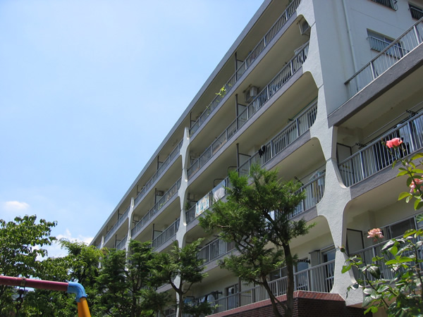 サニーハイツ向ヶ丘の外観