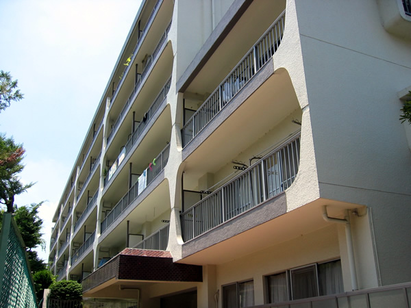 サニーハイツ向ヶ丘の外観