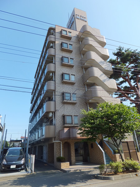 サンプラザ南林間の外観