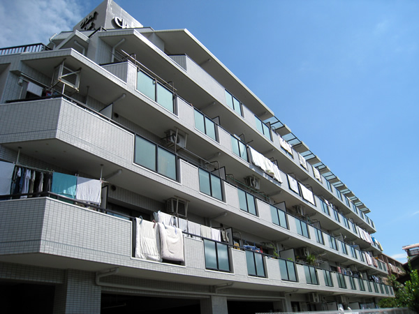 クリオ高津1番館の外観