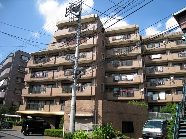 朝日クレスパリオ溝の口の外観