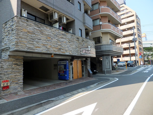 ガラシティ横浜西口の外観