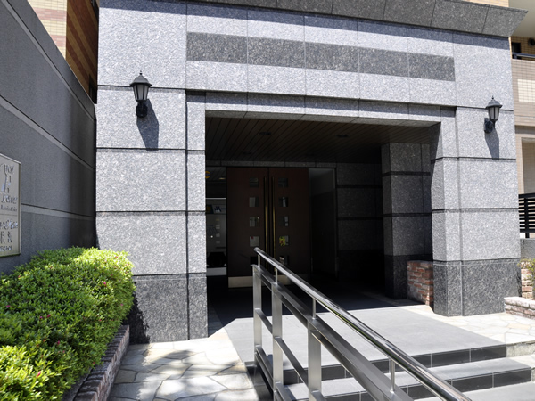 クレストフォルム横浜グランウエストの外観