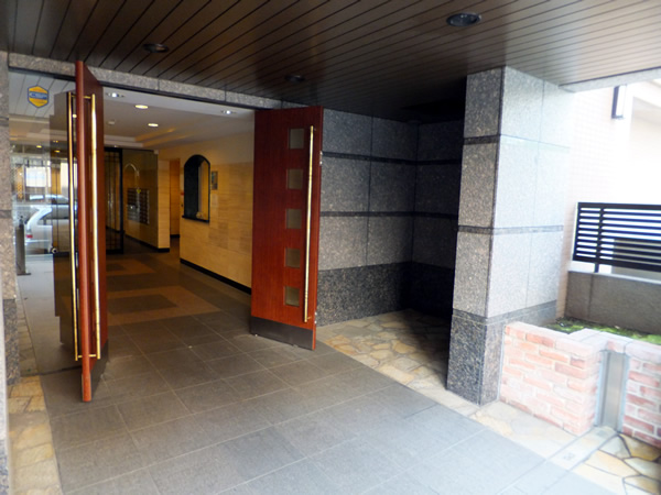 クレストフォルム横浜グランウエストの外観