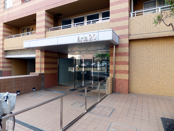 アーリア20の外観