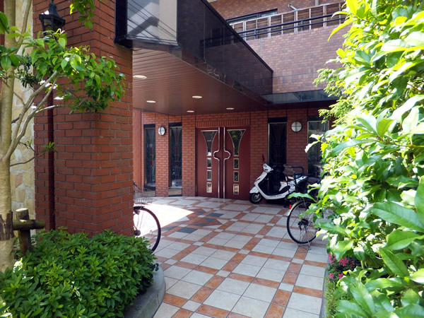 ダイアパレスグランデージ横濱の外観