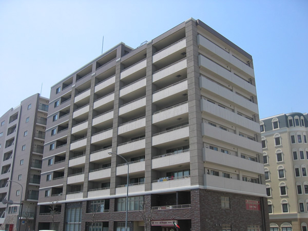 ライオンズマンション港北エストラッドの外観