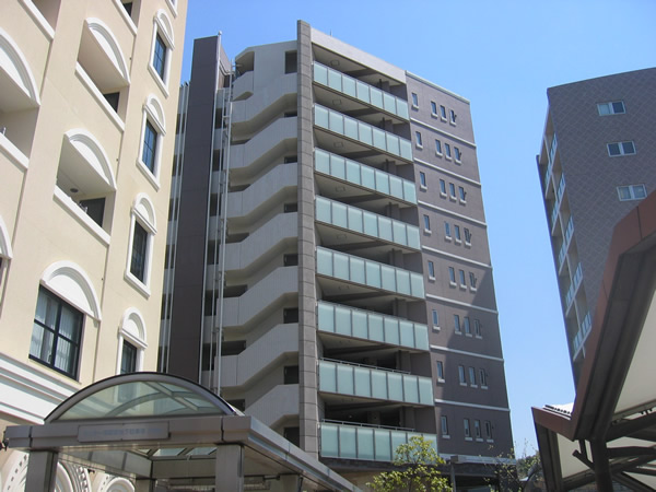 ライオンズマンション港北エストラッドの外観