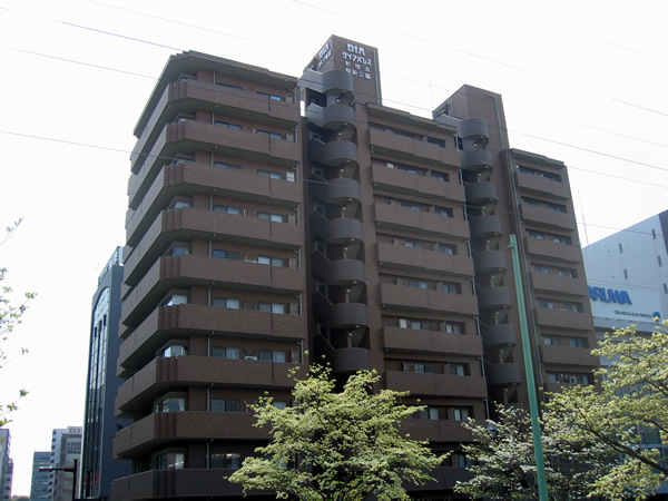 ダイアパレス新横浜駅前公園の外観
