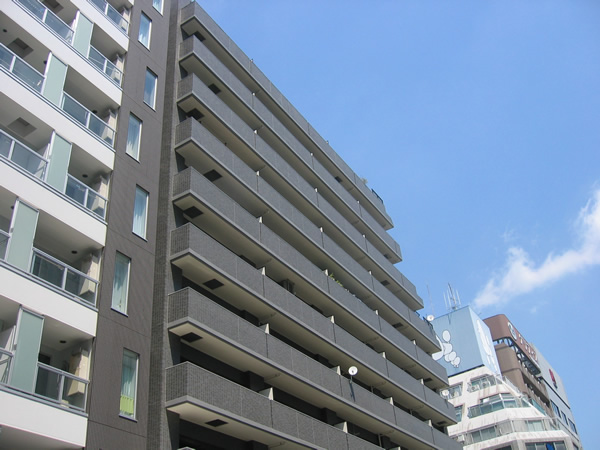 セレスト新横浜の外観