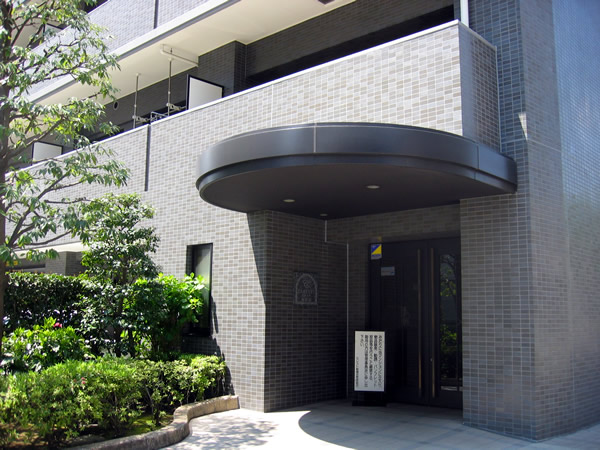 セレスト新横浜の外観