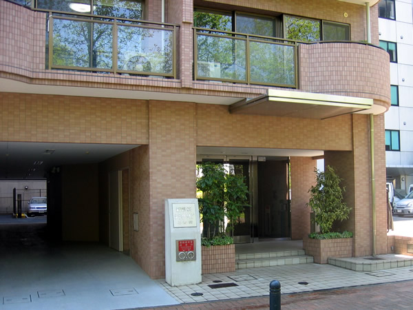 新横浜シティハイツ1番館の外観