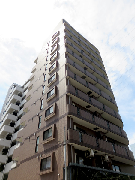 グリフィン新横浜5番館の外観