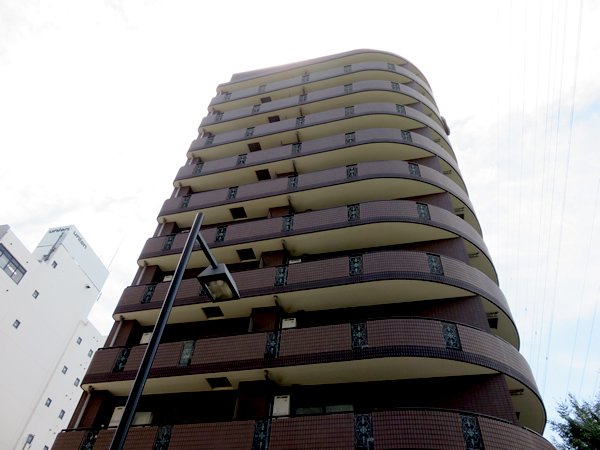 グリフィン新横浜5番館の外観