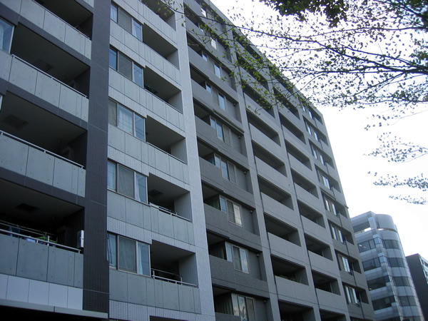 菱和パレス新横浜駅前公園の外観