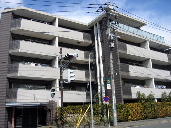 プラネ港北中川の外観