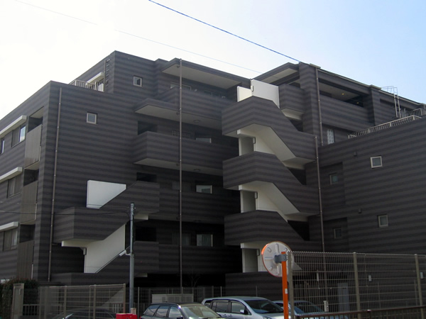 プラネ港北中川の外観