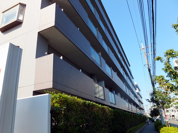 ルピナス南林間の外観