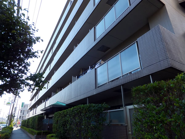 ルピナス南林間の外観