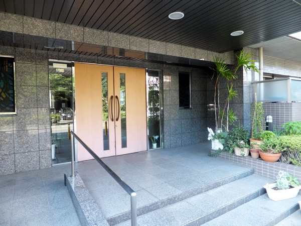 ルピナス南林間の外観